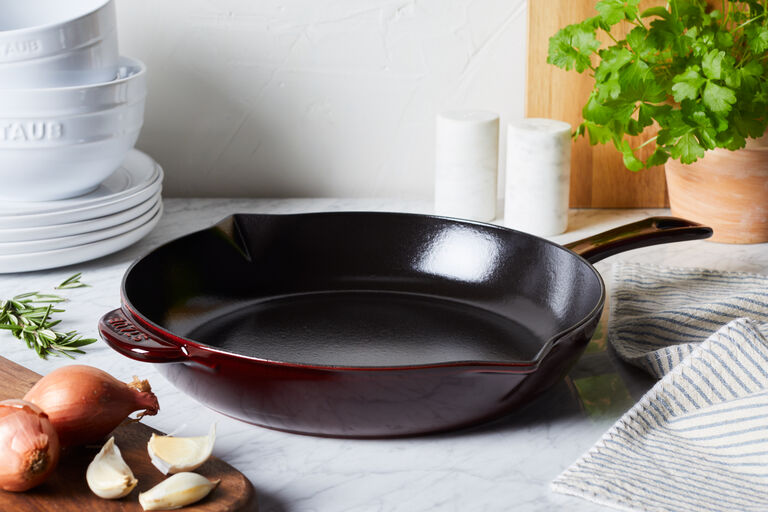 Cast iron STAUB Fry Pans / Skillets | ZWILLING.COM